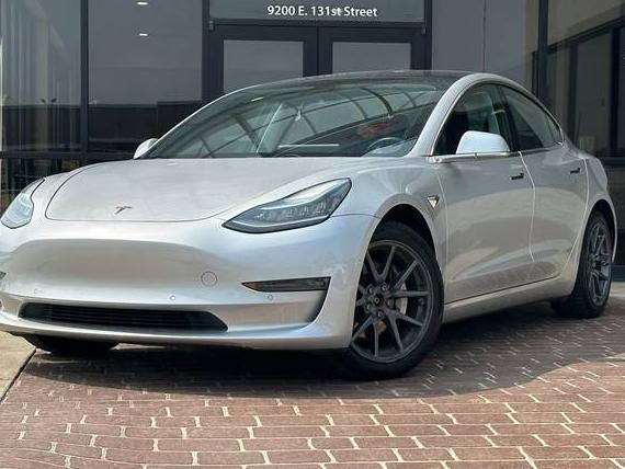 TESLA MODEL 3 2018 5YJ3E1EB6JF065050 image TESLA MODEL 3 2018 5YJ3E1EB6JF065050 image
